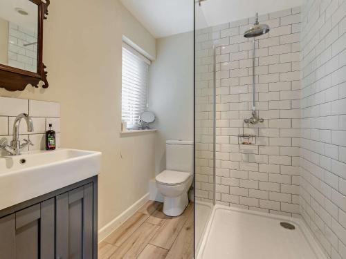 Ένα μπάνιο στο 6 Bed in Brecon BN171