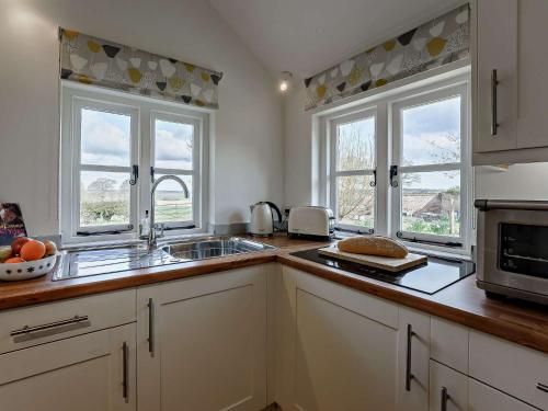 Kuchyň nebo kuchyňský kout v ubytování 1 bed in Wittersham 49942