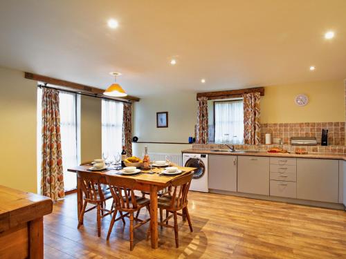 Η κουζίνα ή μικρή κουζίνα στο 3 Bed in Malham 94259
