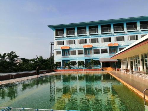 Kolam renang di atau dekat dengan New Siya Hotel