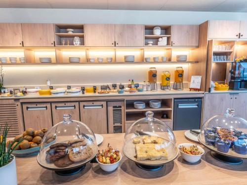 Jídlo v hotelu nebo okolí