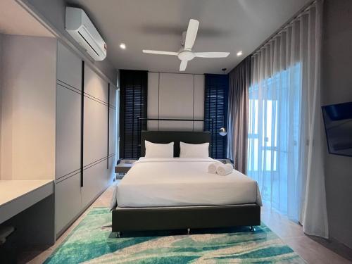 Ένα ή περισσότερα κρεβάτια σε δωμάτιο στο Luxury 3BR Genting Suite Private Jacuzzi Skyway Access 6pax