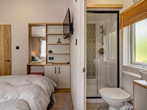 Ένα μπάνιο στο 3 Bed in Hope 94112