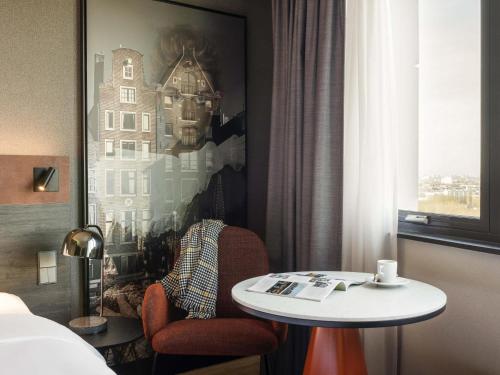 Гостиная зона в Mercure Amsterdam City Hotel