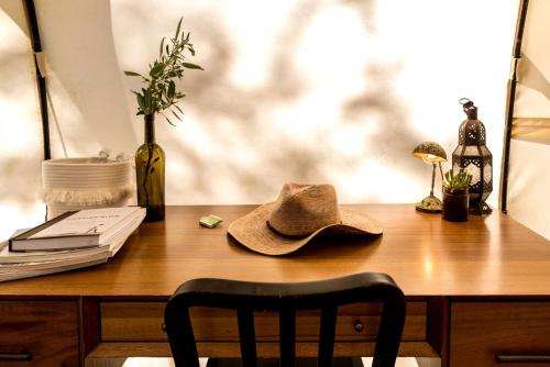 Ảnh trong thư viện ảnh của Charming Couples' Bell Tent Rental with Air Conditioning in Texas Hill Country ở Utley