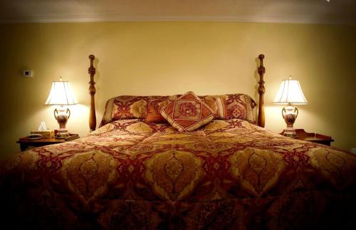 Postel nebo postele na pokoji v ubytování Deluxe Suite Rental for a Secluded Getaway in Warren County, Pennsylvania