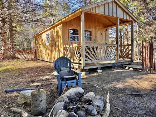 Fotografie z fotogalerie ubytování Cozy Off-Grid Cabin with Breathtaking Serene Views for a Peaceful Getaway Surrounded by Nature in Barton, Vermont v destinaci Westmore