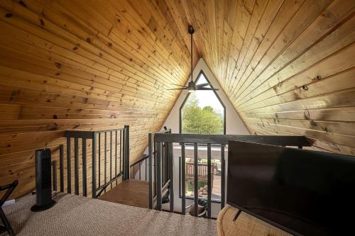 Μπαλκόνι ή βεράντα στο Breathtaking A-frame with Impressive Nature Views in Carbondale, Illinois