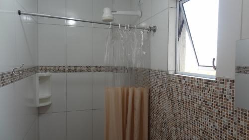 Hotel Solar De Itaborai tesisinde bir banyo