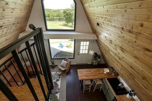 Posezení v ubytování Incredible A-frame with Fabulous Panoramic Views and Hot-tub in Makanda, Illinois
