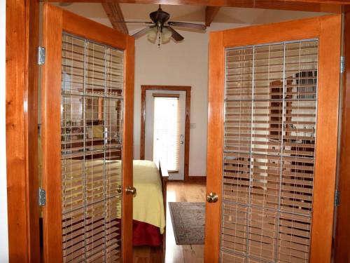 Φωτογραφία από το άλμπουμ του Luxury Vacation Rental with an Inviting Pool in Cape Charles, Virginia σε Townsend