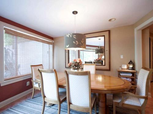 Φωτογραφία από το άλμπουμ του Spacious Vacation Rental for a Group Getaway in Pendleton, Kentucky σε Bethlehem