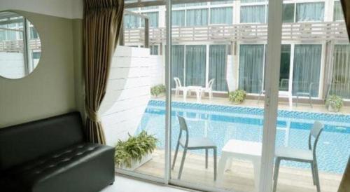 Piscine de l'établissement Pool Villa @Donmueang ou située à proximité