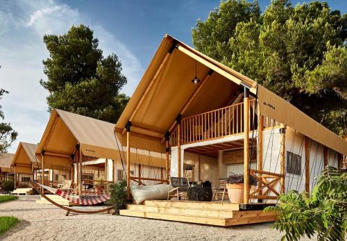 Budova, kde se prázdninový dům nachází