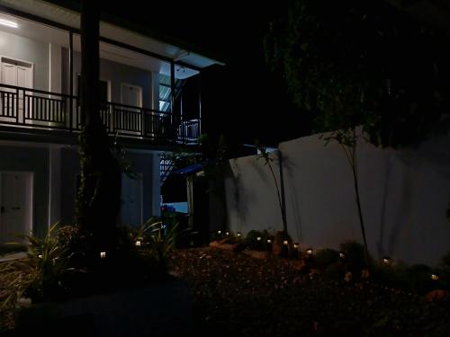 Κήπος έξω από το Jen's Hilltop Short-Term Rentals