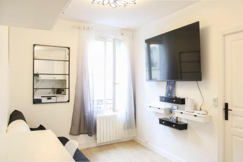 Modern apartment at the gates of Paris