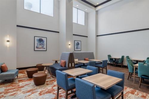 Posezení v ubytování Hampton Inn & Suites I-35/Mulvane