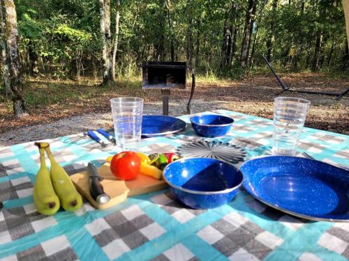 Fotografie z fotogalerie ubytování Black Fox Den: A Woodland Glamp - Dog Friendly in Hot Springs, AR v destinaci Hot Springs