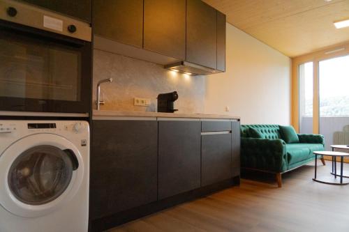 Küche/Küchenzeile in der Unterkunft Aparthouse Leonhard
