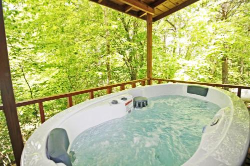 Φωτογραφία από το άλμπουμ του Great Cabins Ideal for Groups Getaways in Copperhill, Tennessee σε Copperhill