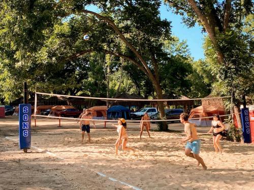 Hosté ubytování Charming Safari Tent on the San Marcos River near Kingsbury, Texas - Perfect for an Aquatic Adventure