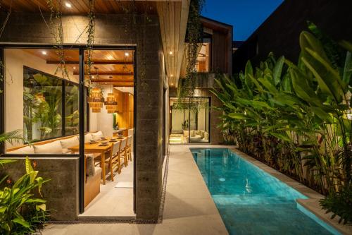 Kolam renang di atau dekat dengan Nanna Villa Unit 1 by Betterplace