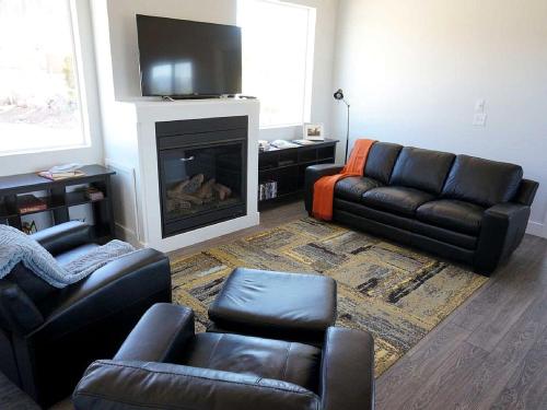 Imagen de la galería de Desert Cabin Rental with Beautifully Furnished Patios near Capitol Reef National Park, en Torrey