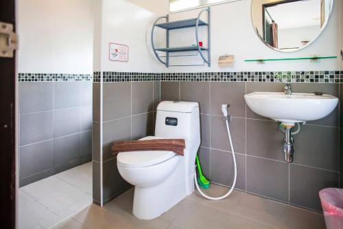 Ένα μπάνιο στο 150 m from a paradise beach 3 bedrooms pool