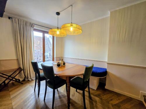 Гостиная зона в Duplex spacieux 2 Chambres au Centre-Ville Auxerre