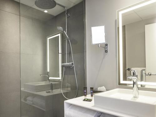 Koupelna v ubytování Novotel Annecy Centre