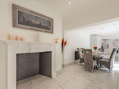 Gallery image of 3 Bed in Deganwy 86040 in Conwy