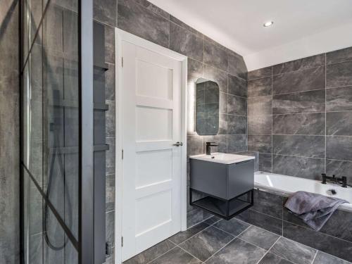 Gallery image of 3 Bed in Deganwy 86040 in Conwy