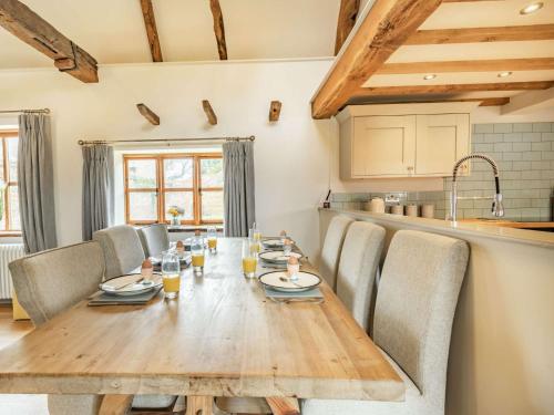 Ruang duduk di 3 Bed in Wroxham 86387