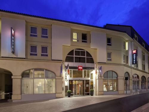 a rendering of the front of the hotel at ibis Poitiers Centre in Poitiers