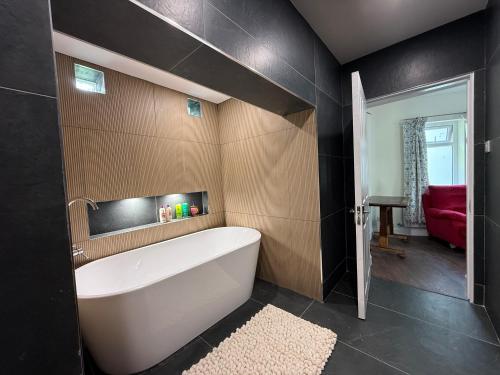 Vannituba majutusasutuses The River Cottage 3 Bedroom retreat