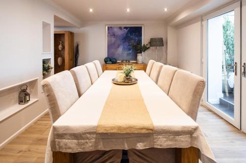 Ein Sitzbereich in der Unterkunft Sandringham House