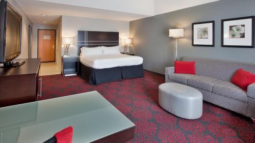 Ένα ή περισσότερα κρεβάτια σε δωμάτιο στο Holiday Inn Express Fremont by IHG