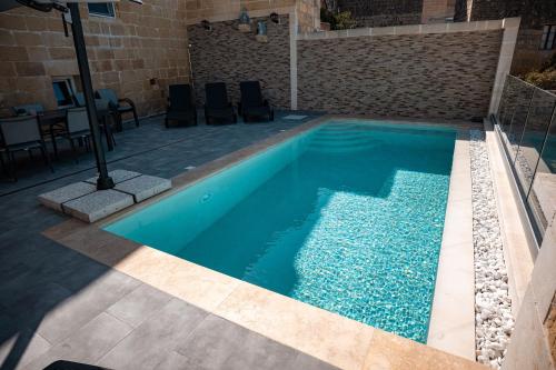 Piscine de l'établissement Serena ou située à proximité