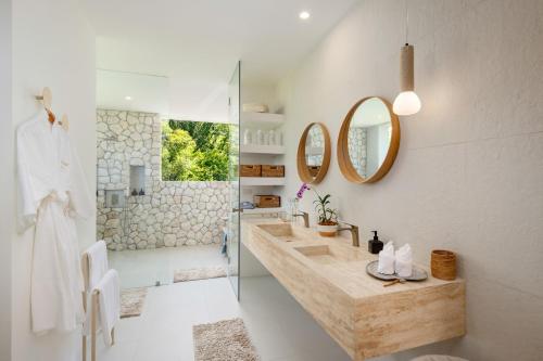 Ένα μπάνιο στο Bow Villa - by Sublime Samui Villas