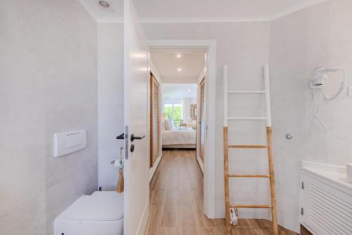 5 star Luxury SevenPines apartment with large balcony and 3 communal pool