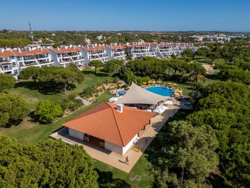 5 star Luxury SevenPines apartment with large balcony and 3 communal pool