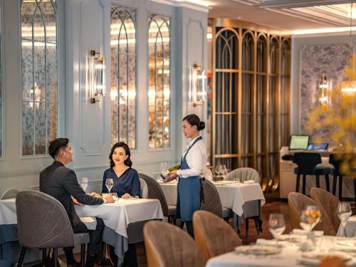 Huéspedes de Sofitel Legend Metropole Hanoi