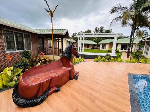 Jardín al aire libre en Staycation Buddy's Piyush Villas