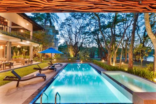 Bazén v ubytování Saludiya Retreat Resort and SPA nebo v jeho okolí