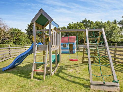 Gallery image of 4 Bed in Westward Ho 46838 in Westward Ho