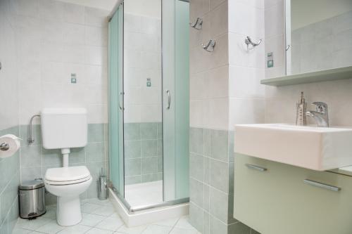 Koupelna v ubytování Zoi Apartments