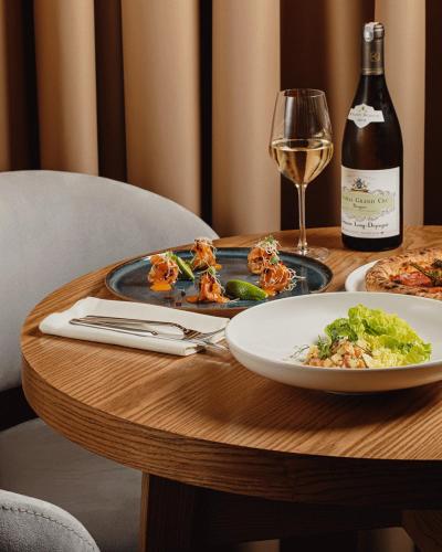Bebidas en Seabreeze Baku Lighthouse seaview apartment studio