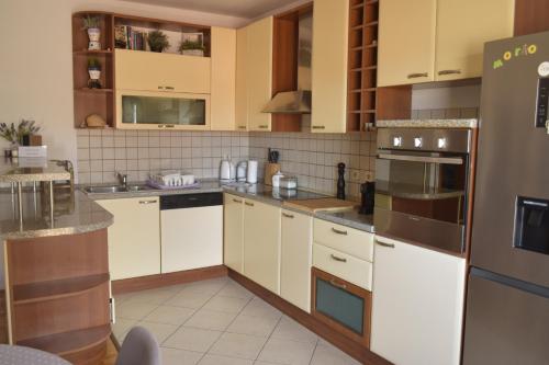 Gallery image of Apartment and room Hoselito u centru Makarske in Makarska