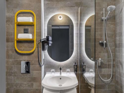 Bilik mandi di Ibis Budapest Citysouth