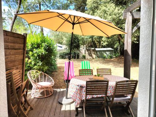 Taman di luar Villa 4 pers. avec piscine commune proche mer